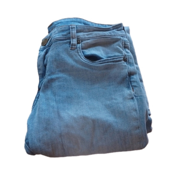 𝅺light wash Kut from The kloth Reese ankle straight leg jeans, size 8. - Picture 2 of 11